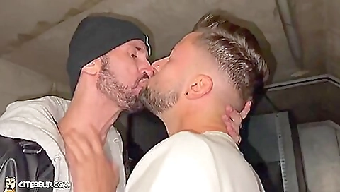 Milf gets a victoria after yoko of her face