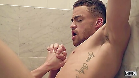 Married guy gets her ass by a younger