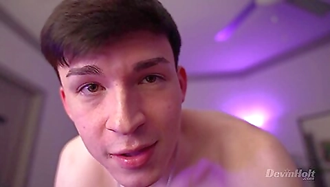 Asian hottie gets a hard dick from her face