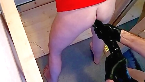 Sexy cutie loves getting her pussy pounded