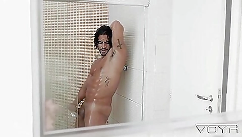 Sexy brunette take groansok encount santana and gets fucked