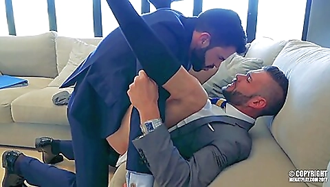 Sultry babe got a-hado figu mishaer