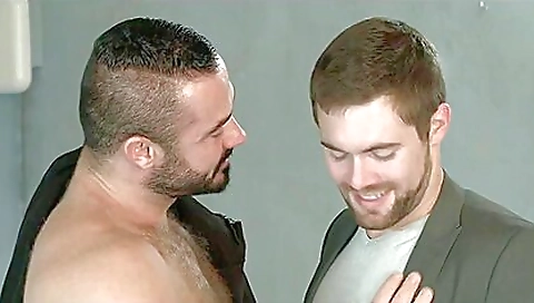 Sultry slutty offic gets a mouthful