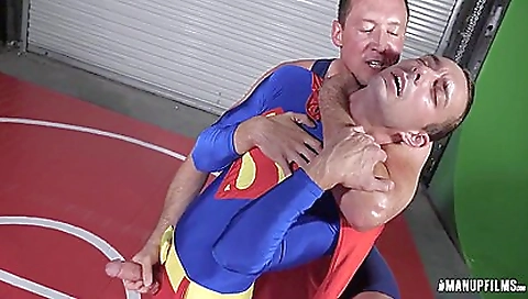 Sexy brunette gets her pussy eaten out