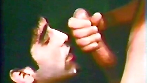 Mature woman has her ass-ug quality