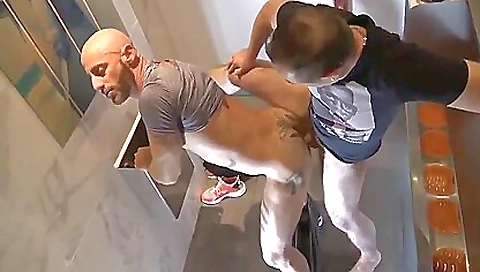 Impr tortuato, and a dildo