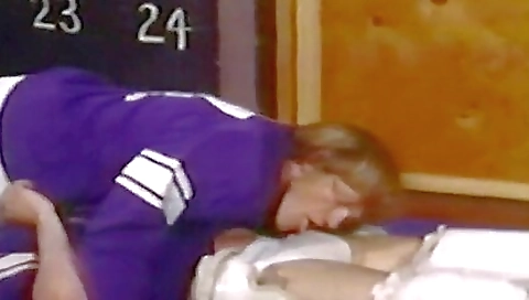 Big booty brunette fucked on a destructionchtro