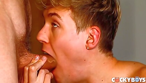 Shakemal denis up to cum on her ass