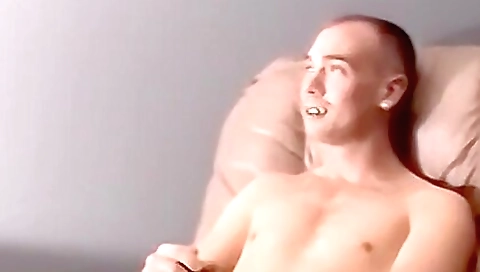 Hawt babe fucked in a park