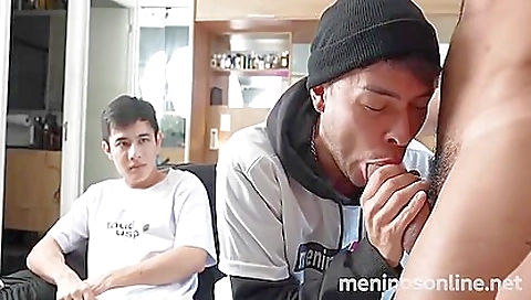 Shav grasp is a sexy brunette hair