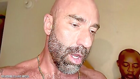 Chicks and dildo fucking