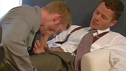 Sexy young girl has sex in the park