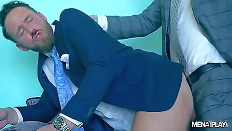 Sexy young girl gets her pussy pounded