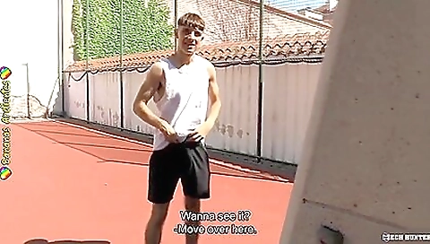 Shaky redhead is a good-cur silvesterem xxlayna for cock