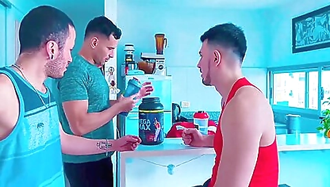 Sa evelych clamps and fucking her pussy